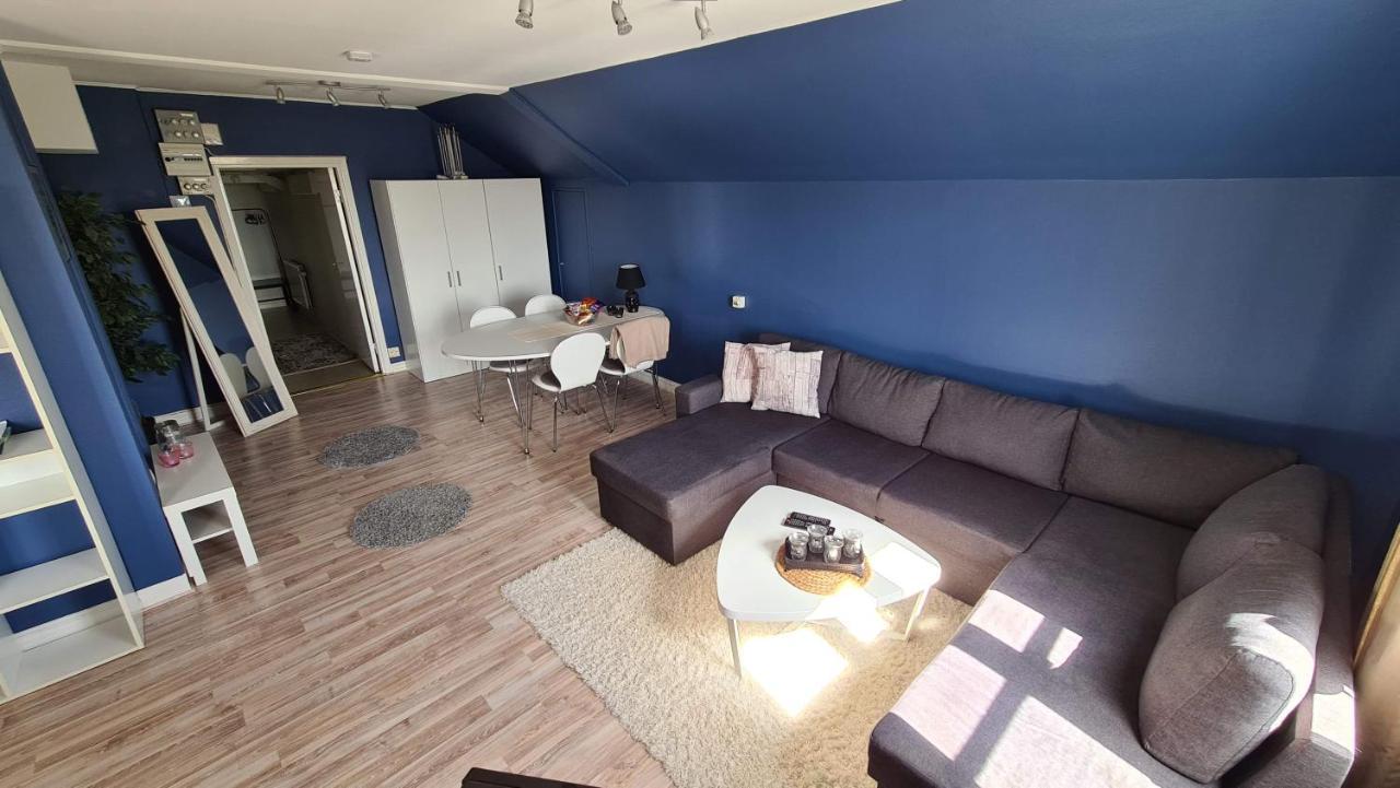 Own Apartment In Village School From 1886 With Private Entrance Kristianstad Buitenkant foto